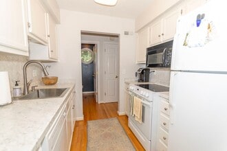 2429 Avenham Ave SW in Roanoke, VA - Building Photo - Building Photo