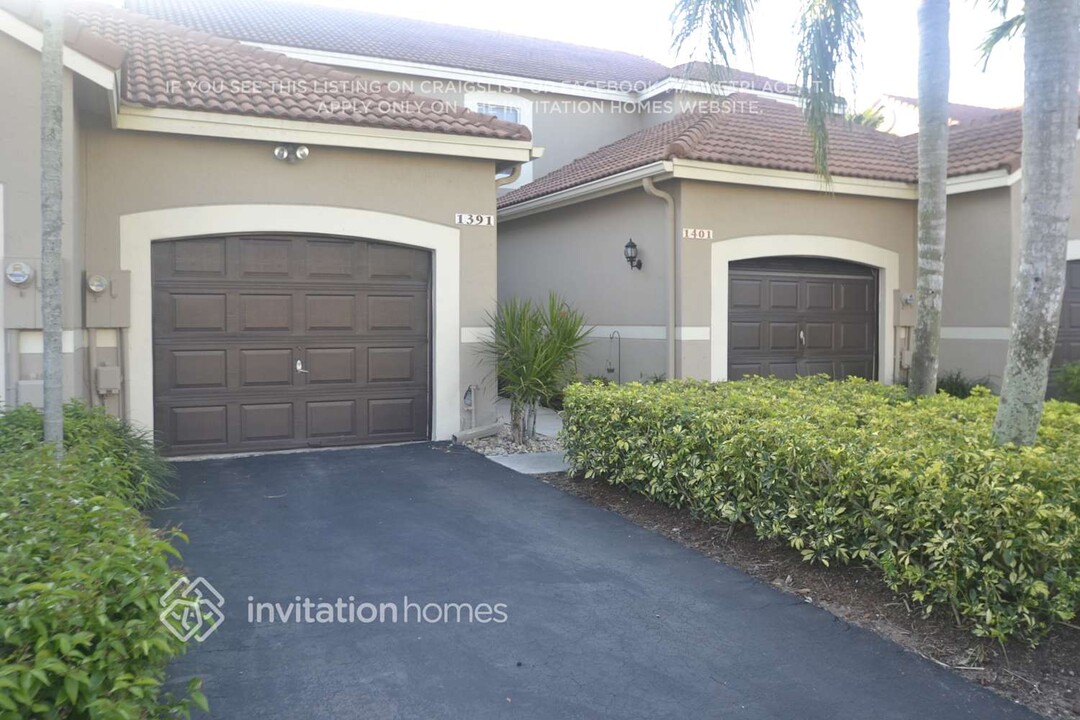 1391 Sorrento Dr in Weston, FL - Building Photo