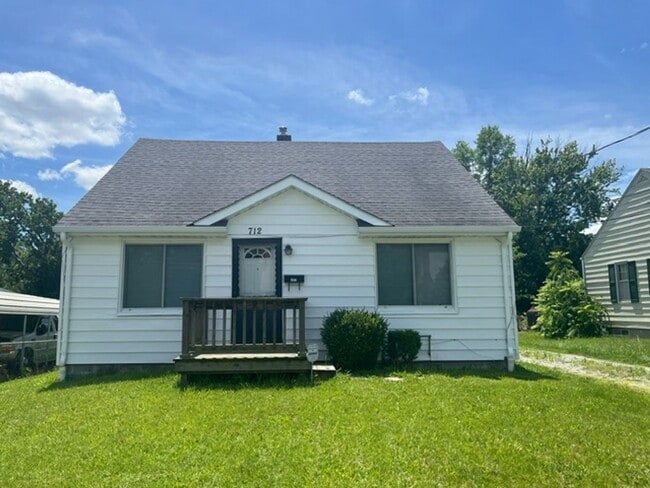 property at 712 W Worley St