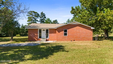 13636 FL-77 in Southport, FL - Building Photo - Building Photo