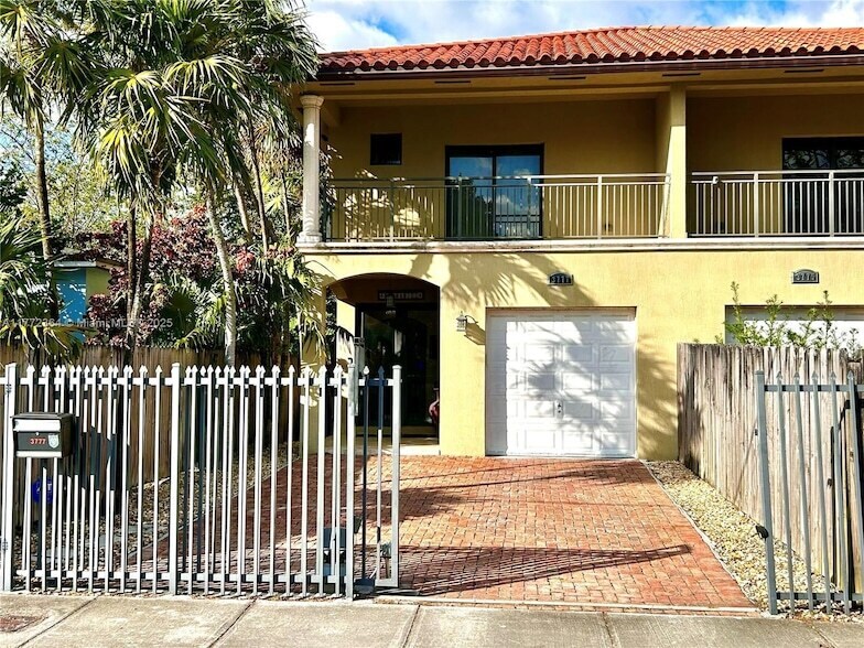 3777 SW 28th St, Unit 01307L in Miami, FL - Building Photo