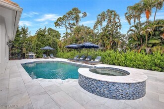 1427 Hemingway Pl in Naples, FL - Building Photo - Building Photo