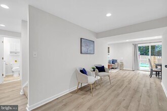 9112 Silver Pointe Way in Fairfax Station, VA - Building Photo - Building Photo