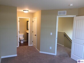 156 Vineland Pl Dr in Vine Grove, KY - Foto de edificio - Building Photo