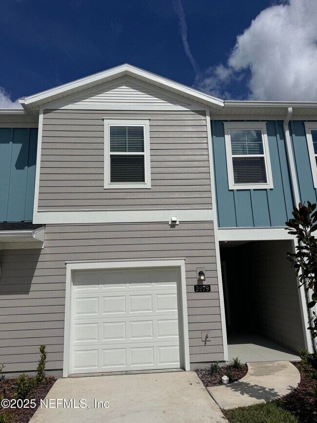 property at 3979 Silver Hay Ln