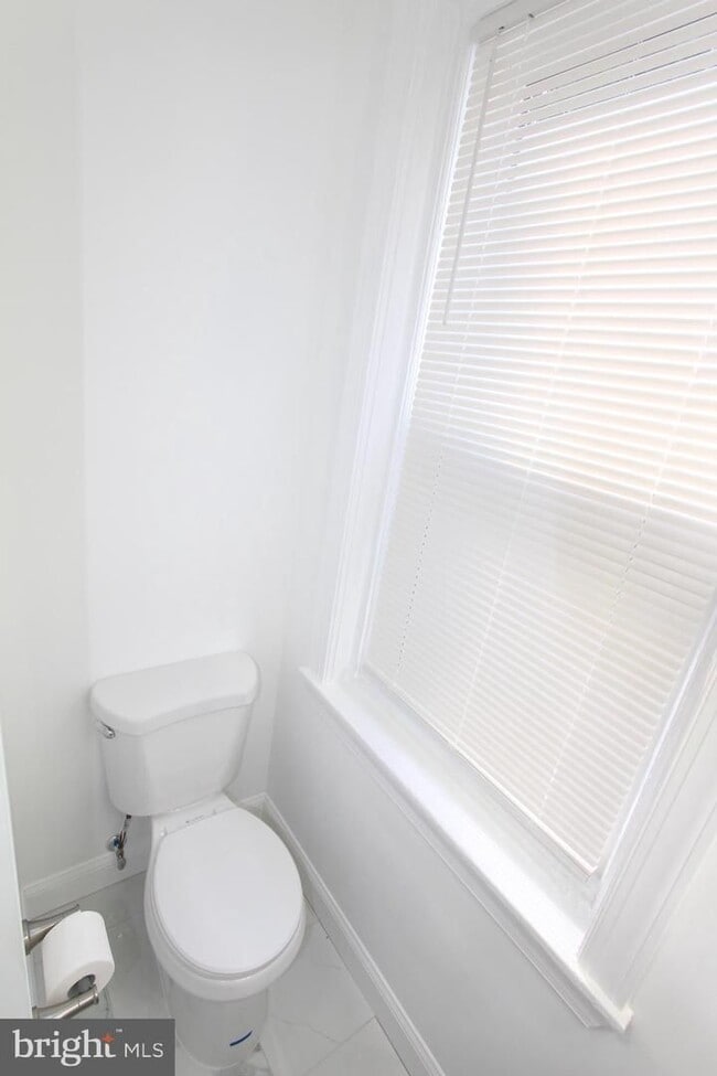 4258 Viola St in Philadelphia, PA - Building Photo - Building Photo