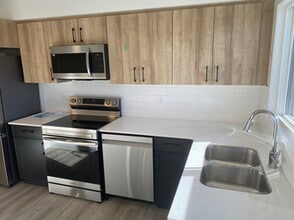 850 Secord Blvd NW in Edmonton, AB - Building Photo - Building Photo