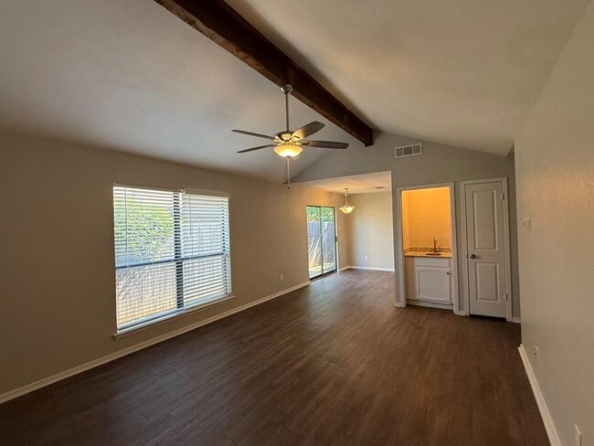 6709 S Creek Dr in Fort Worth, TX - Building Photo - Building Photo