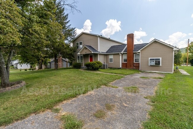 property at 817 Ridgeview Dr