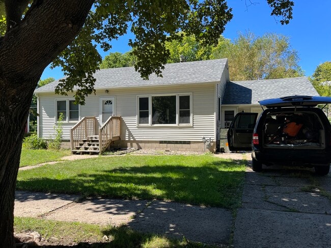 property at 856 Redwood Dr