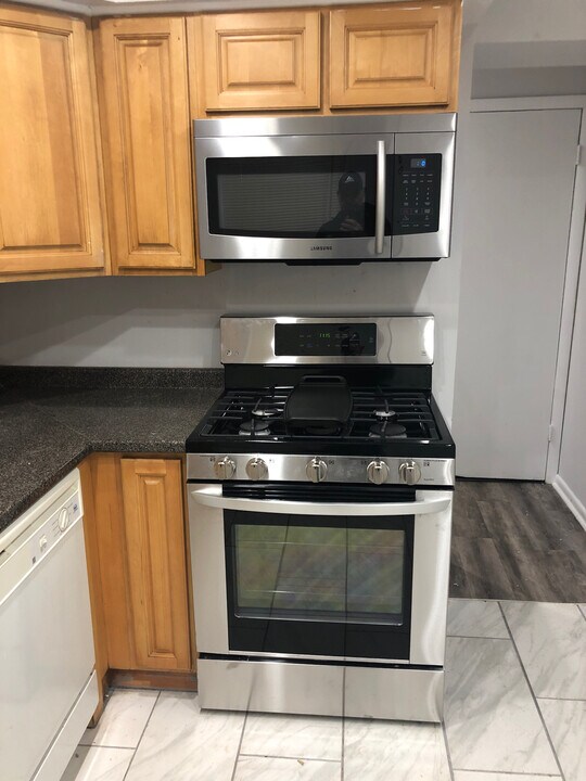 138 E Rittenhouse St in Philadelphia, PA - Building Photo