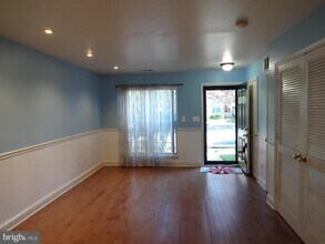13115 Quail Creek Ln in Fairfax, VA - Building Photo - Building Photo