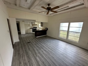 138 Birchwood Dr in Willis, TX - Building Photo - Building Photo