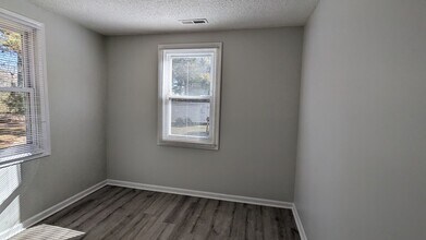 1325 Mayfair Ave in Greensboro, NC - Building Photo - Building Photo
