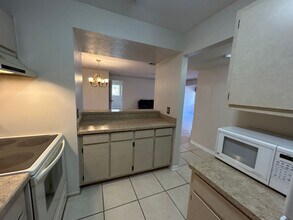 6494 Royal Woods Dr, Unit 3631C in Ft. Myers, FL - Foto de edificio - Building Photo