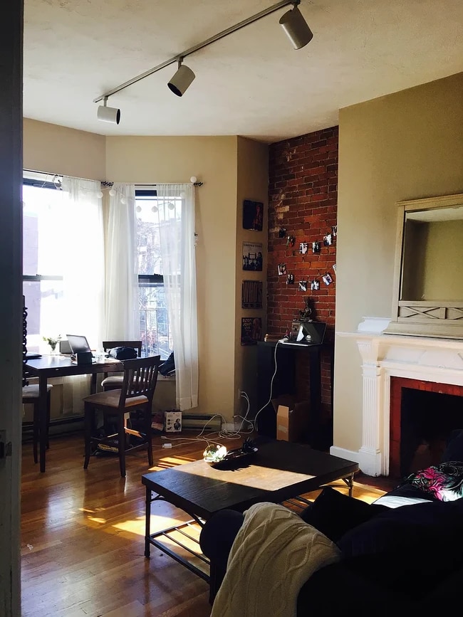 47 Hereford St, Unit 1R in Boston, MA - Building Photo - Building Photo