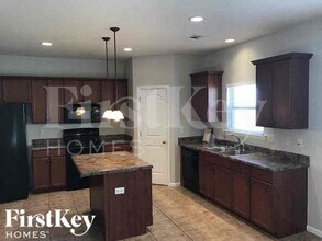 1298 Easterwood Blvd in Gardendale, AL - Foto de edificio - Building Photo