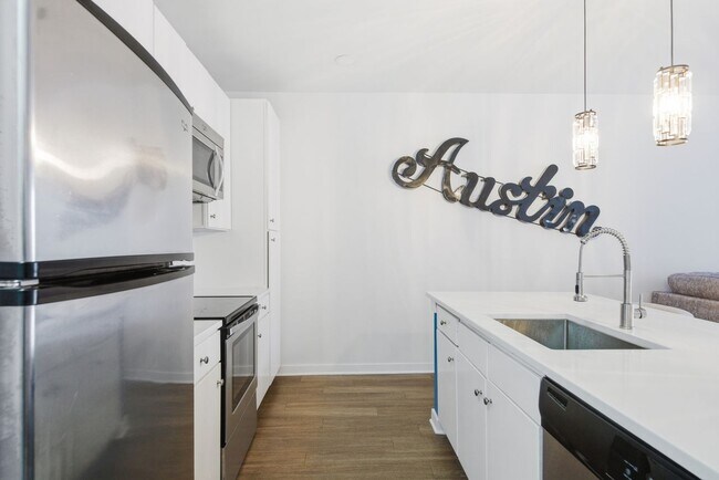1900 Barton Springs Rd, Unit 3035 in Austin, TX - Building Photo - Building Photo