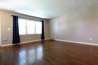 4405 Spring St in Omaha, NE - Building Photo - Building Photo