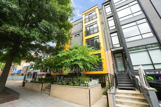 3821 14th St NW in Washington, DC - Foto de edificio - Building Photo