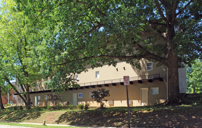 1407 Crest Rd in Raleigh, NC - Foto de edificio - Building Photo