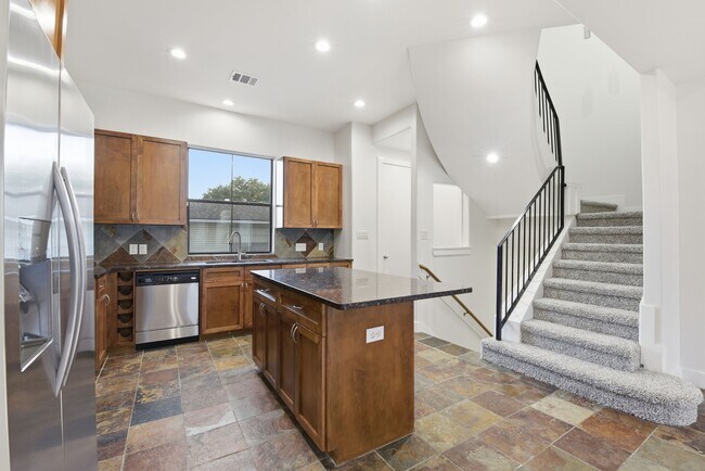 2028 Tuam St in Houston, TX - Foto de edificio - Building Photo