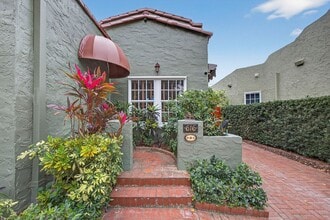 616 Upland Rd in West Palm Beach, FL - Building Photo - Building Photo