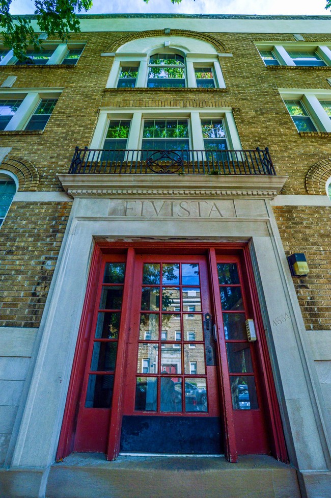 El Vista Apartments in Philadelphia, PA - Building Photo - Building Photo