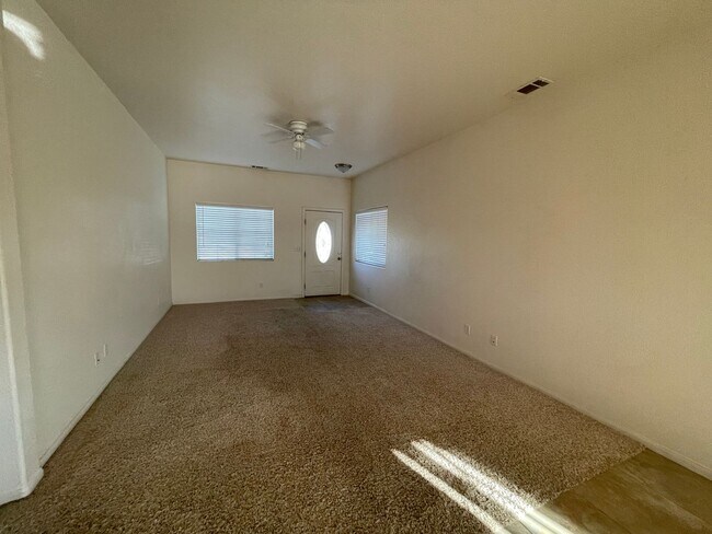 8130 5th Ave in Hesperia, CA - Building Photo - Building Photo