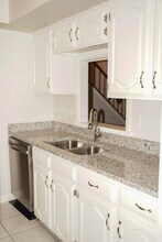 Room in House on Corona Dr in Garland, TX - Building Photo - Building Photo