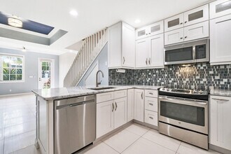 902 S Federal Hwy in Lake Worth Beach, FL - Building Photo - Building Photo