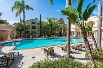 3929 Nobel Dr in San Diego, CA - Building Photo - Building Photo