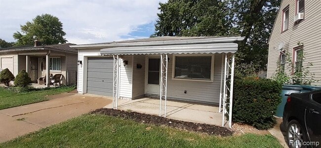 property at 1516 Marion Ave