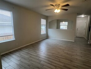 15106 Nuttall Dr in Austin, TX - Building Photo - Building Photo