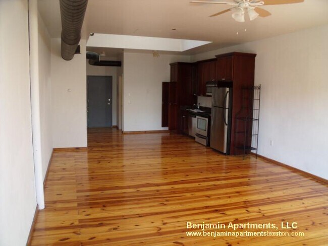 600 Columbia Rd, Unit 26 in Boston, MA - Building Photo - Building Photo