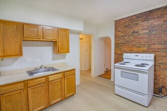 421 Peebles St, Unit 2 in Pittsburgh, PA - Building Photo - Building Photo