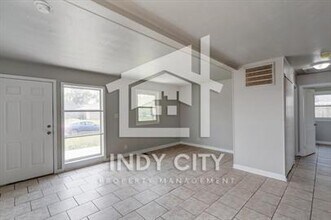 8104 E 50th St in Indianapolis, IN - Building Photo - Building Photo