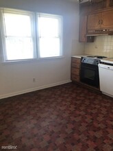 14100 E 43rd St S in Independence, MO - Foto de edificio - Building Photo