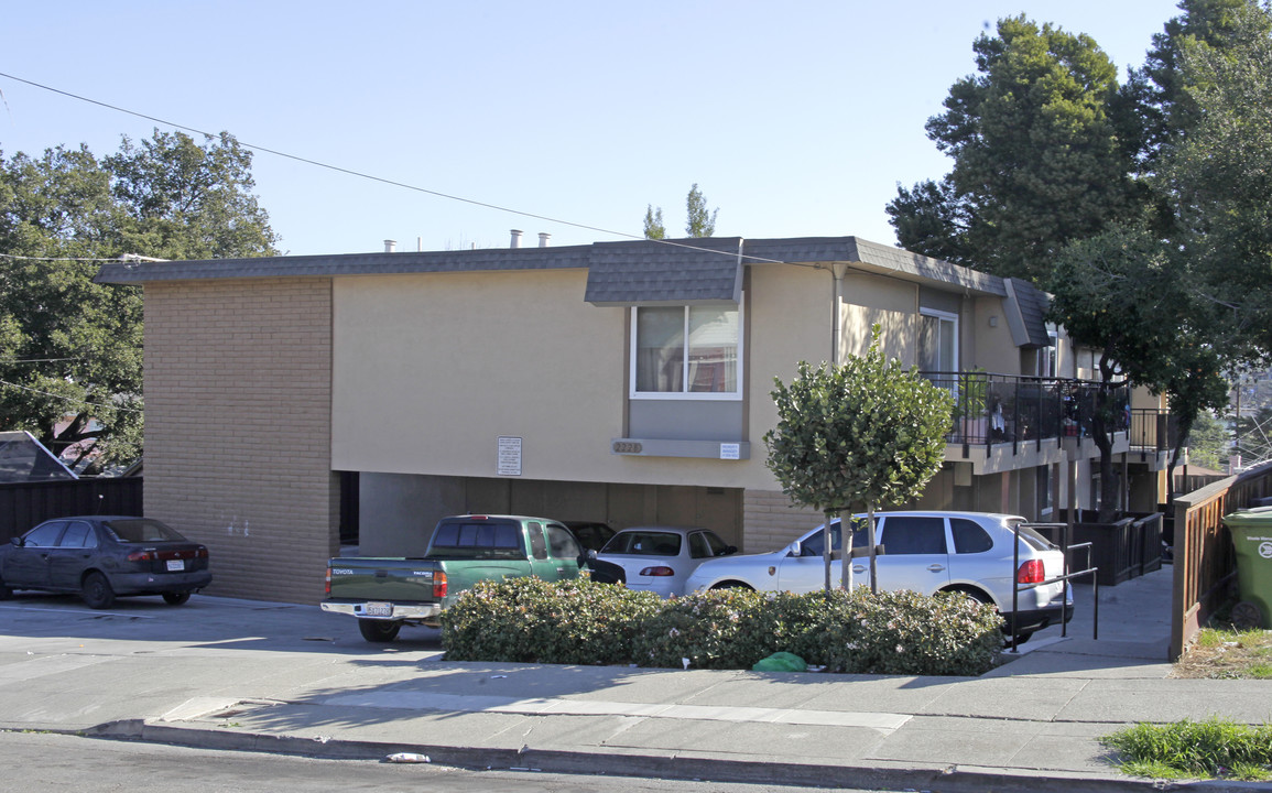 2228 48th Ave in Oakland, CA - Building Photo