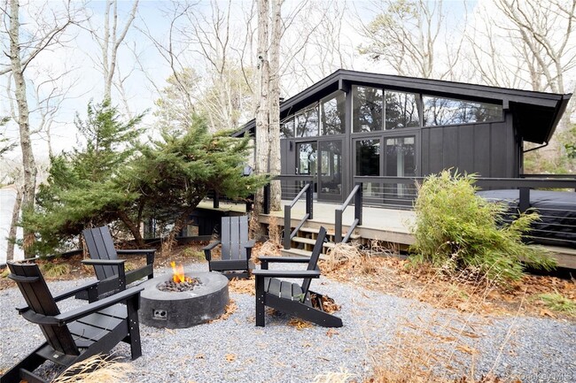 property at 15 Lake View Ct