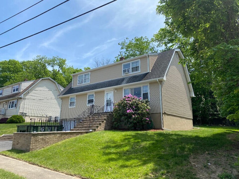 6 Borman Dr in Wanaque, NJ - Building Photo