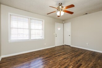 111 Cornell Dr in Ladson, SC - Building Photo - Building Photo