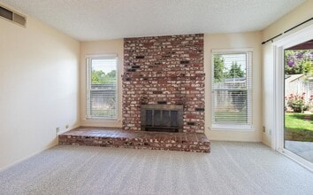 3036 E Los Altos Ave in Fresno, CA - Building Photo - Building Photo