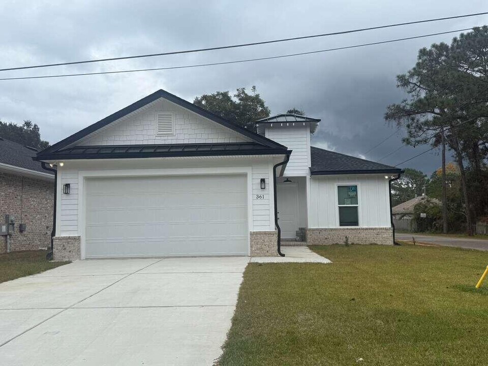 361 County Line Rd in Niceville, FL - Building Photo