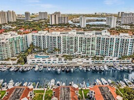 3029 NE 188th St in Aventura, FL - Building Photo