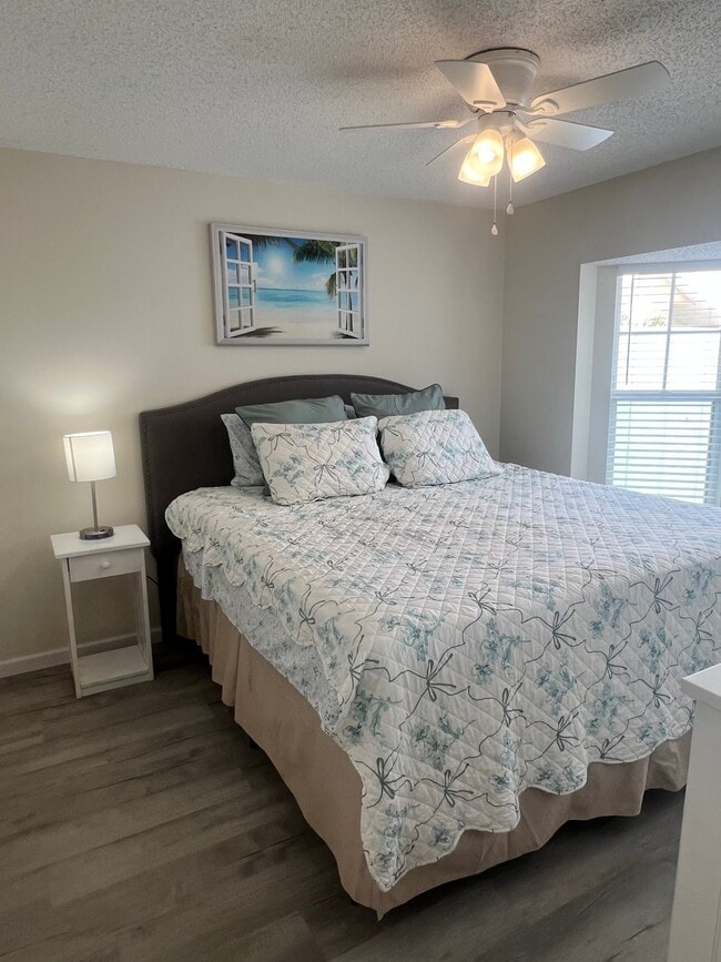 property at 810 Harrington Lake Dr N