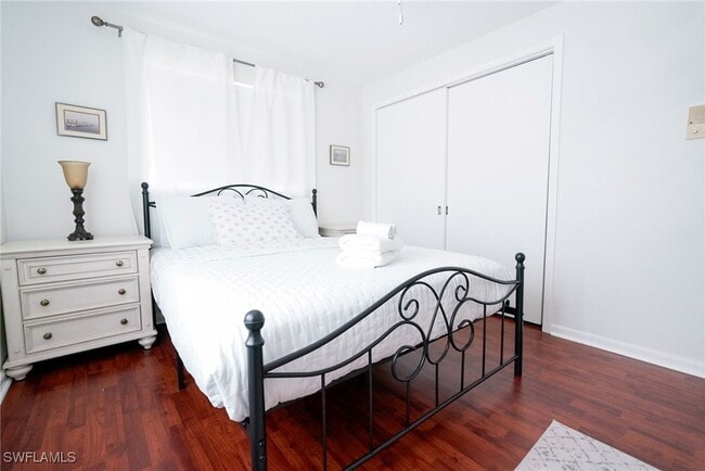 1351 Oaklawn Ct in Ft. Myers, FL - Building Photo - Building Photo