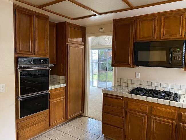 11626 Via Isabel in El Cajon, CA - Building Photo - Building Photo