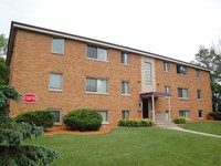 Rose Park Apartments in Roseville, MN - Foto de edificio - Building Photo