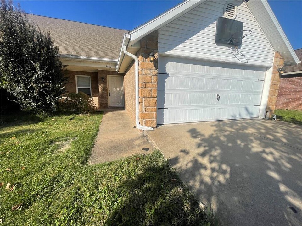 3400 SW Deerfield Blvd in Bentonville, AR - Building Photo